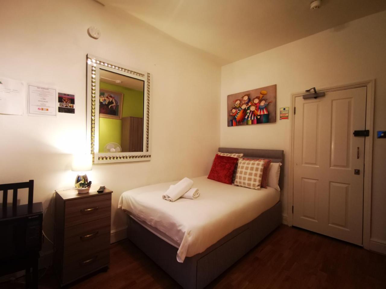 Capital Host- Apartments Euston Лондон Экстерьер фото