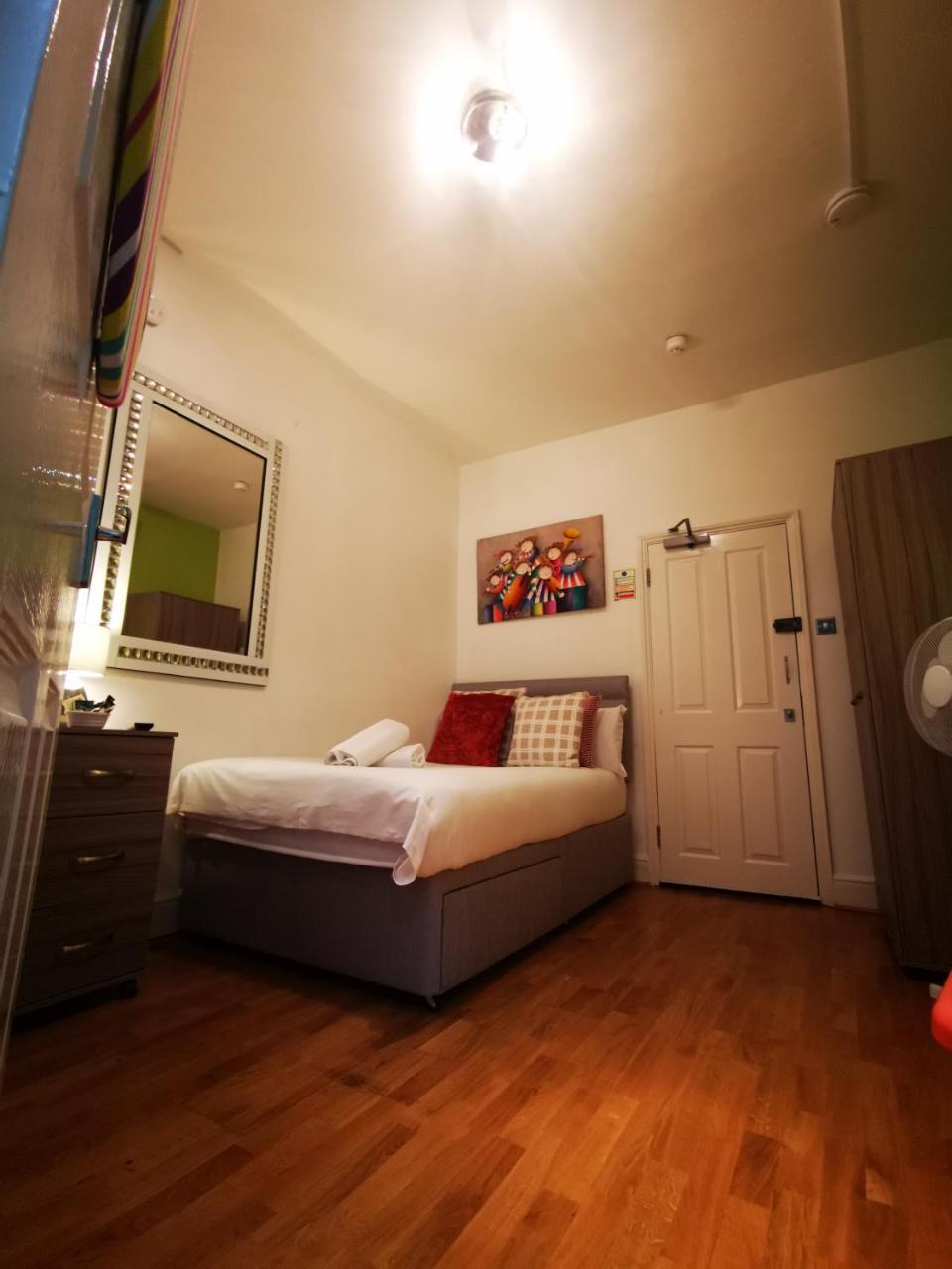 Capital Host- Apartments Euston Лондон Экстерьер фото